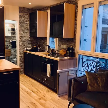 Appartement De Standing Champs-Elysees-Defense Apartman *